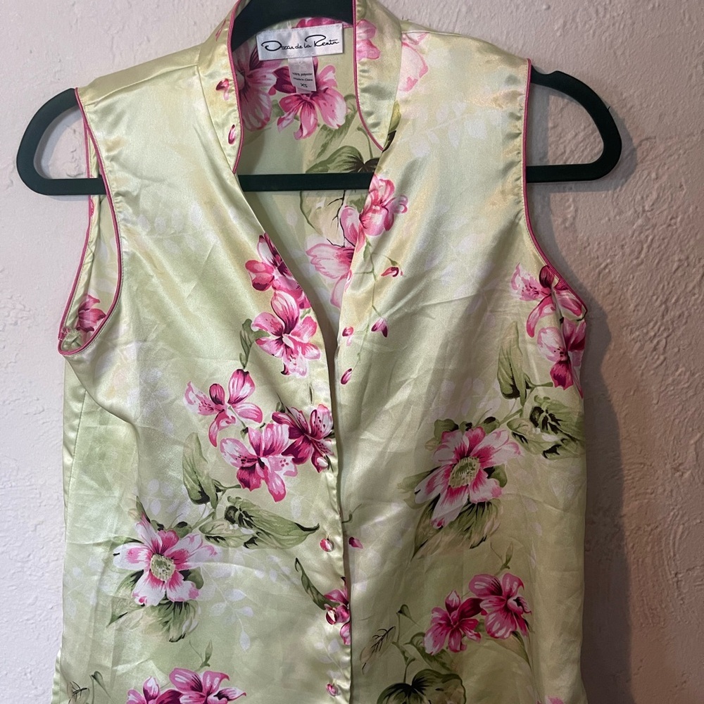 Oscar De La Renta Floral Satin Sleeveless Blouse